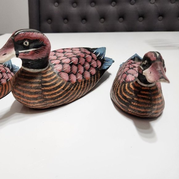 Hand Carved Wooden Ducks 3 Pieces Hand Painted With Great Detail - Picture 2 of 5